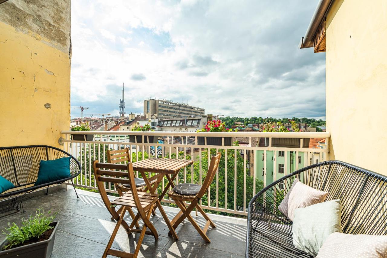 Central, Spacious, Modern 5 Bedrm Duplex W/Balcony Praha Eksteriør bilde