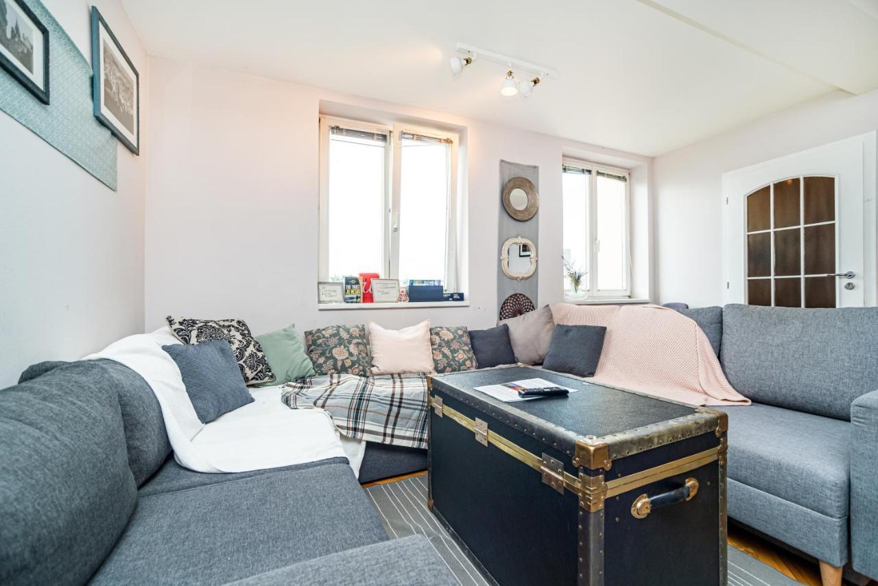 Central, Spacious, Modern 5 Bedrm Duplex W/Balcony Praha Eksteriør bilde
